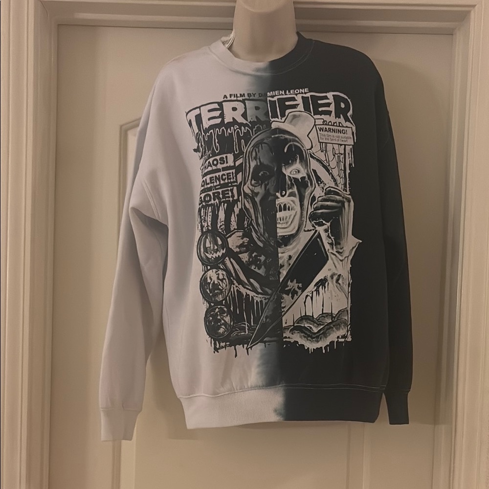 Terrifier Art The Clown Split Dye Sweater‎ Hot Topic Horror Halloween